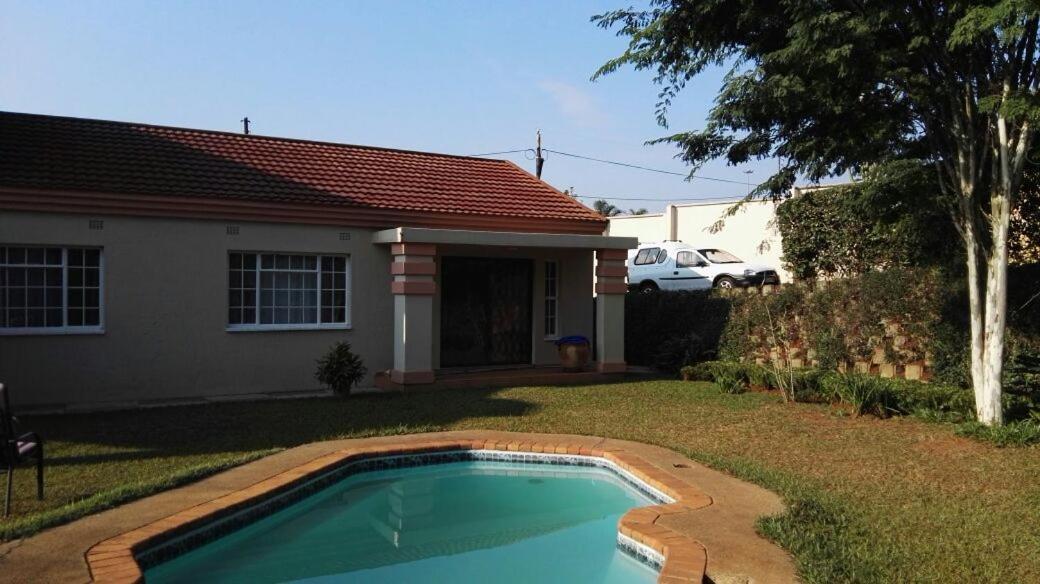Ezulwini Guest House מראה חיצוני תמונה